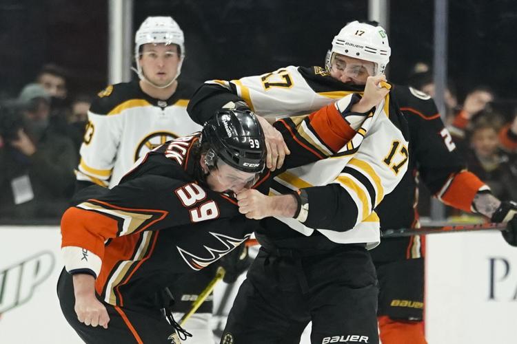 Boston Bruins verloor met nog 22 seconden te gaan van Anaheim Ducks